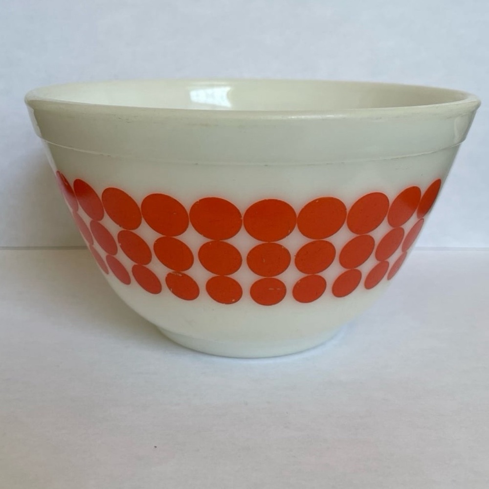 Pyrex 401 Orange Polka Dot bowl - great shine!